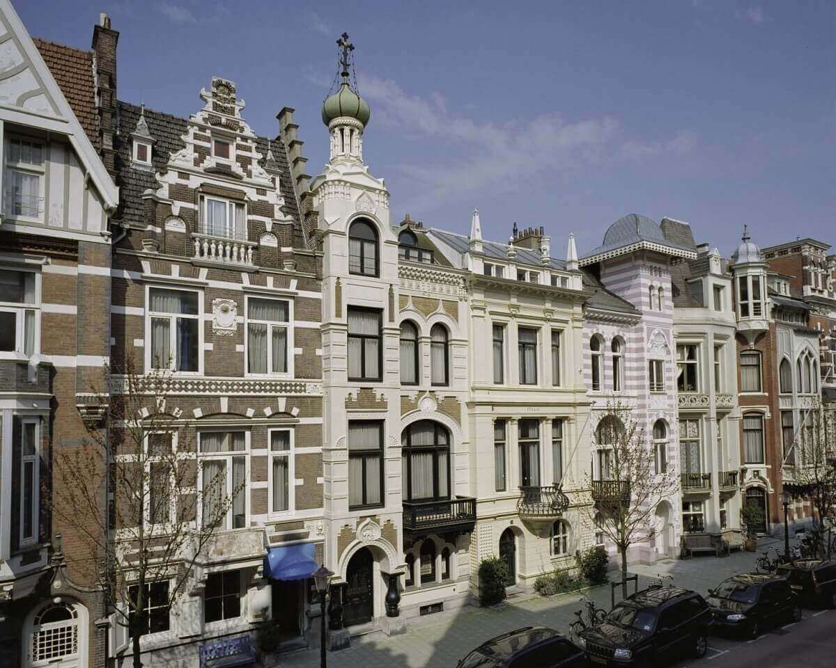 Seven countries in seven houses