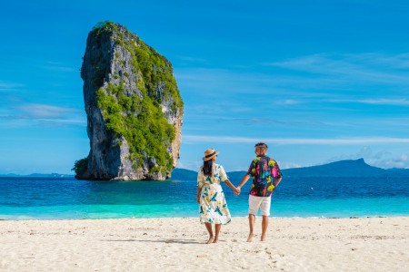 What currency is used in Thailand? 